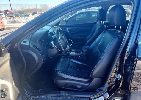 2016 Nissan Altima 2.5 z USA, uszkodzony, nr VIN 1N4AL3AP7GC114696